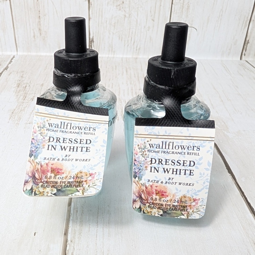 Bath & Body‎ Works Wallflowers Refill 2-Pack Dressed in White Discontinued